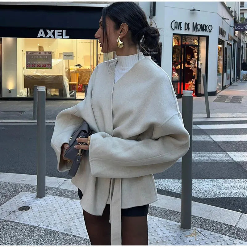 Drune | Damen Wolljacke mit V-Ausschnitt und Gürtelverschluss