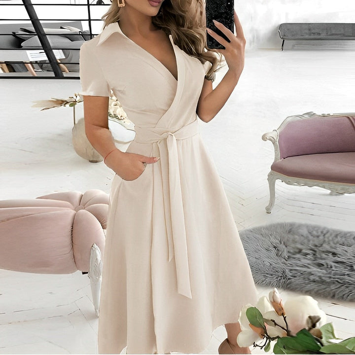 Drune | A-Linien Kleid mit V-Ausschnitt für Damen - Elegant und Zeitlos