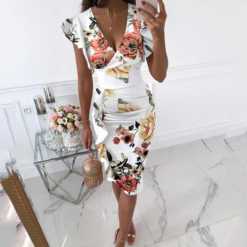 Drune | Kleid mit Rüschensäumen und V-Ausschnitt