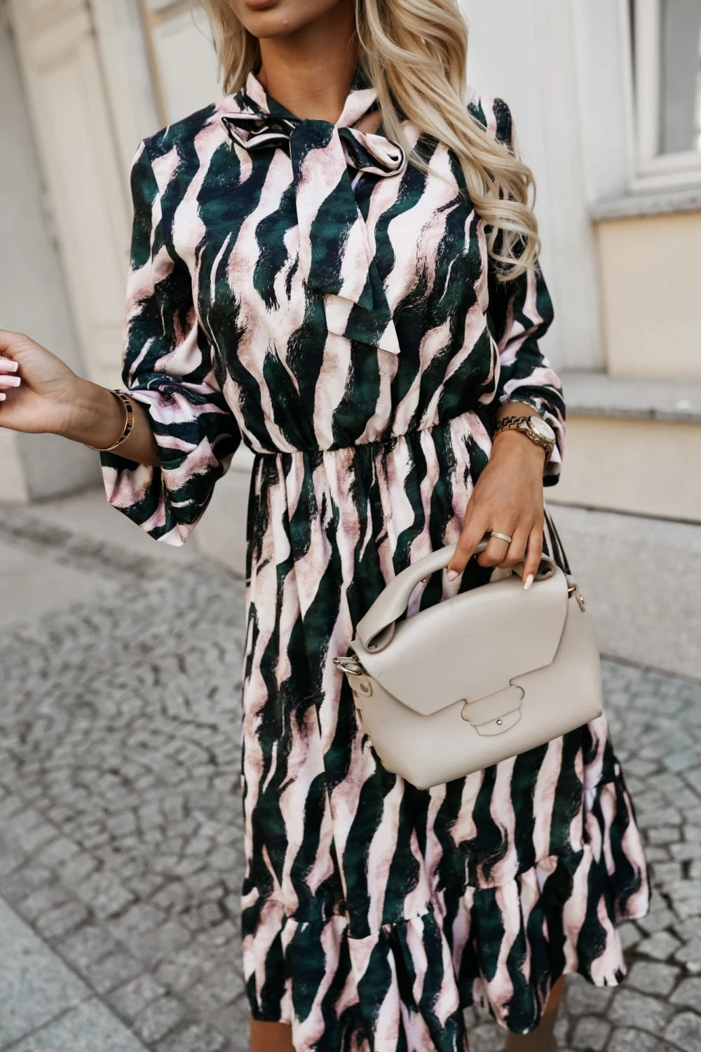 Damen Maxikleid mit geschmackvollem Streifenmuster und praktischen Taschen Drune