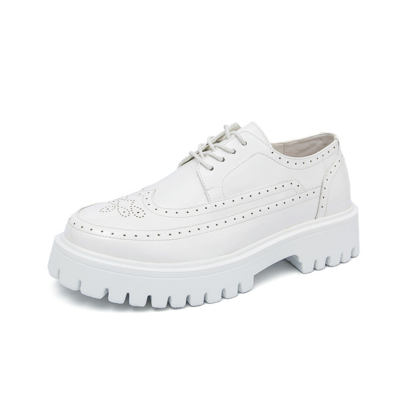 Damen Plateau-Brogue Derby mit markanter Profilsohle und Lacklederoptik Drune