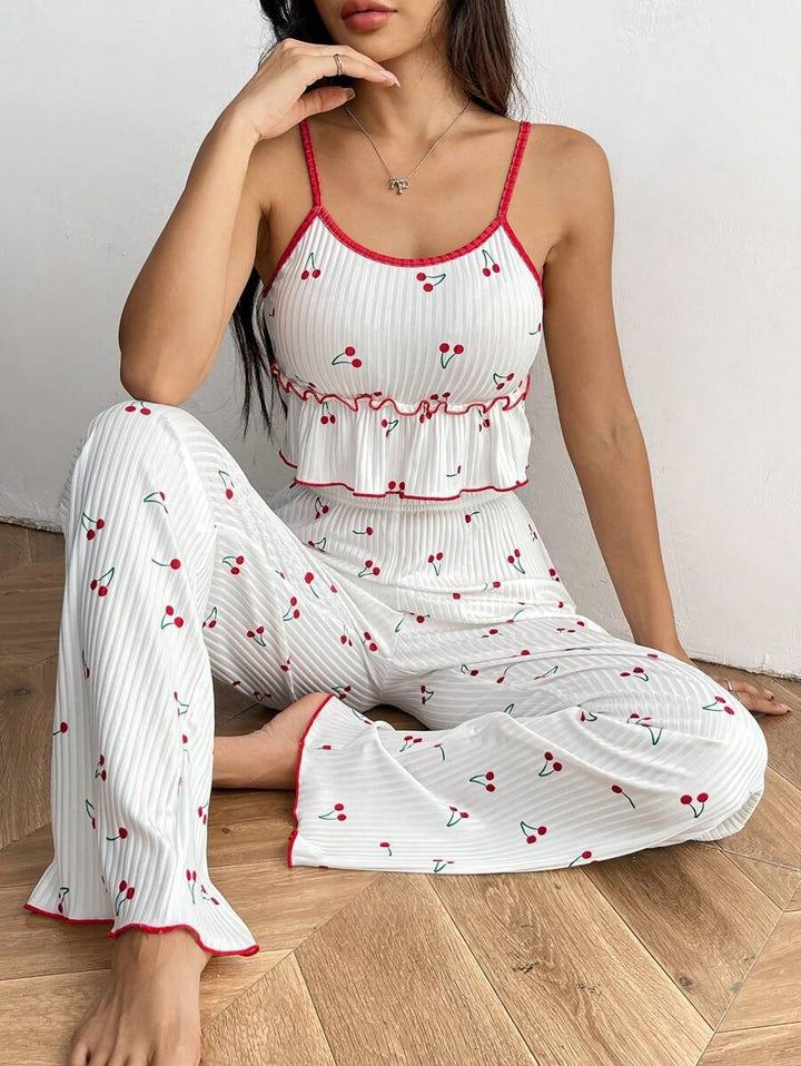 Damen Schlafanzug-Set mit fruchtigem Erdbeer-Muster und Rüschendetails Drune