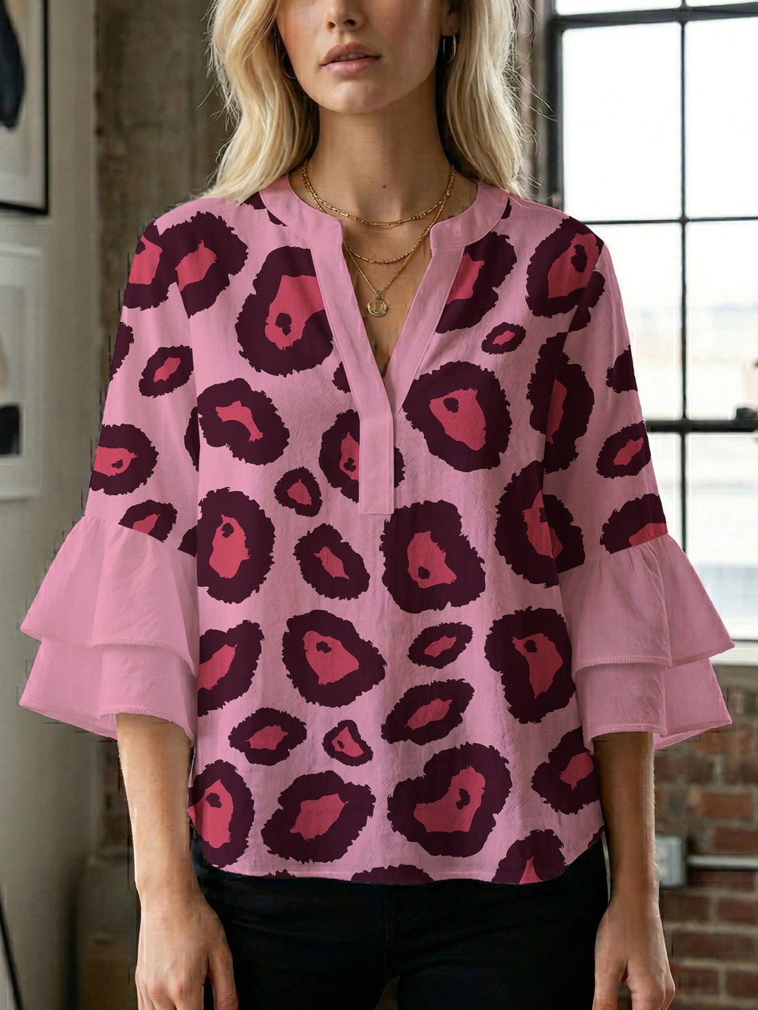 Damen Bluse mit Rüschendetails und auffälligem Animal-Print Drune