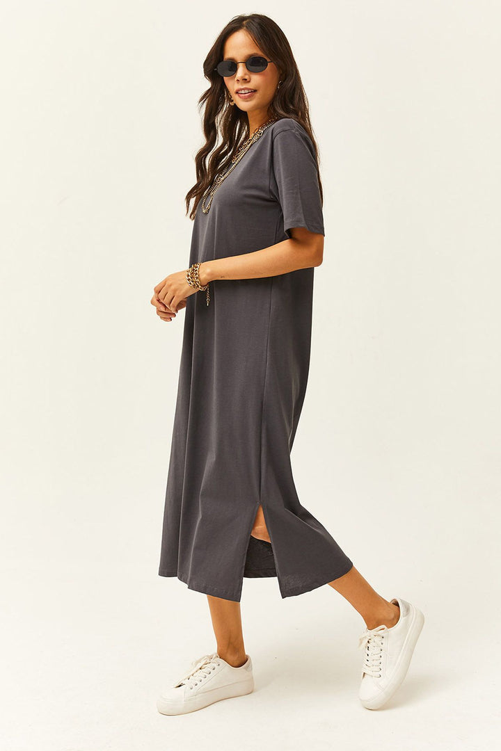 Damen schlichtes langärmliges Kleid mit seitlichen Schlitzen und komfortablem Schnitt Drune