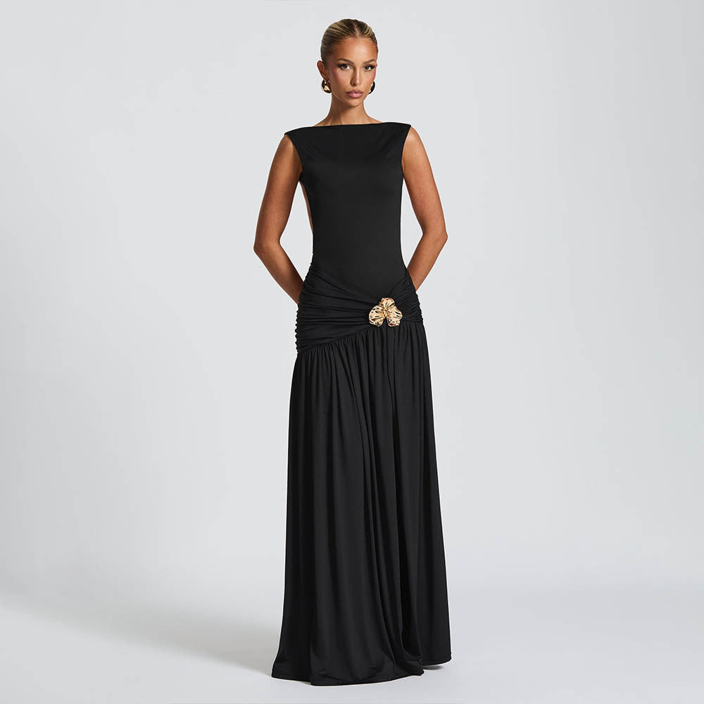 Damen elegantes bodenlanges Abendkleid mit raffinierten Fältchen und dekorativer Brosche Drune