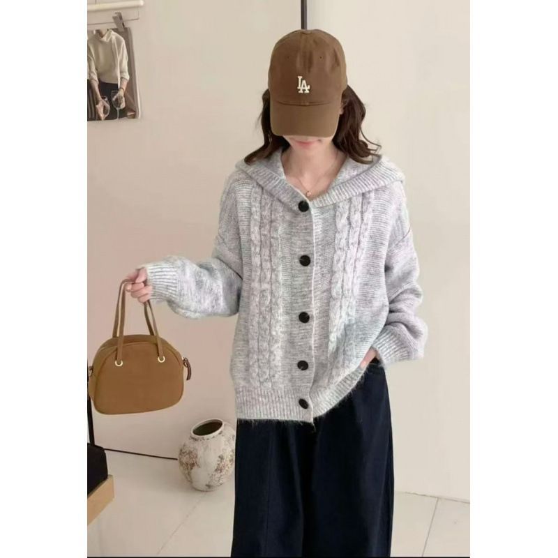 Damen Kuschelige Strickjacke mit gemütlichem Kapuzenkragen und auffälligen Knöpfen Drune