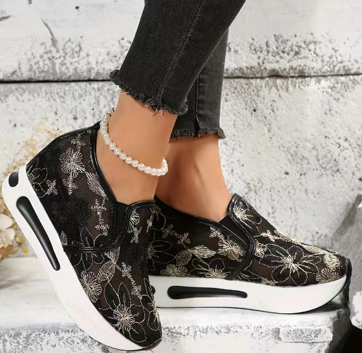 Damen Komfortable Sneaker mit floralem Stickmuster und rutschfester Sohle Drune