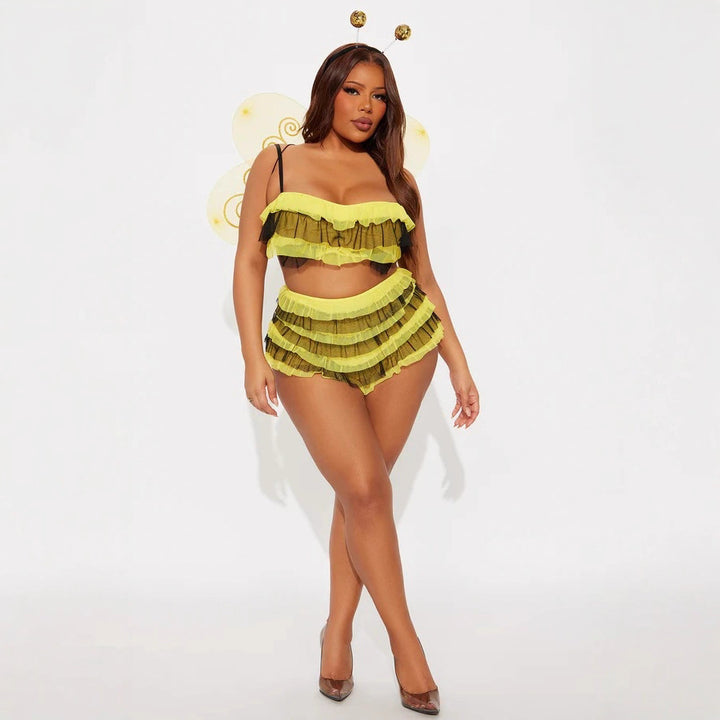 Damen Kostüm mit Rüschendetails und sexy Shorts Drune