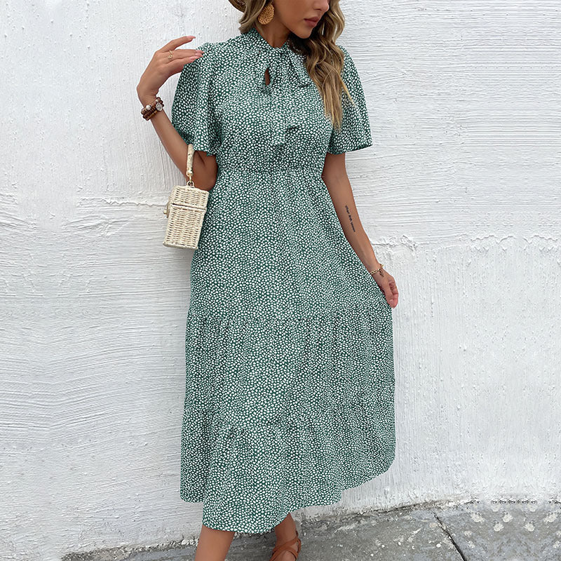 Damen Kleid mit kurzen Ärmeln und spielerischem Rüschendesign Drune