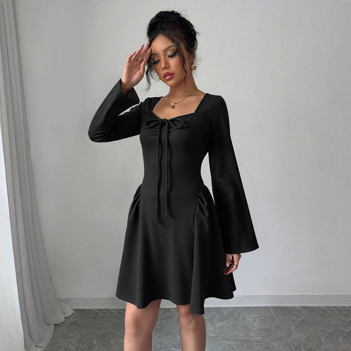Damen knielanges Kleid mit raffinierten Rüschendetails und taillierter Passform Drune