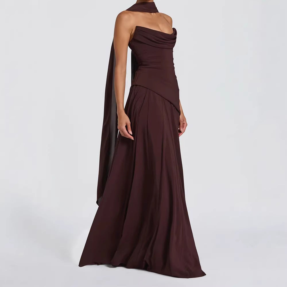 Damen elegantes maxikleid mit schulterfreiem Design und raffinierten Drapierungen Drune