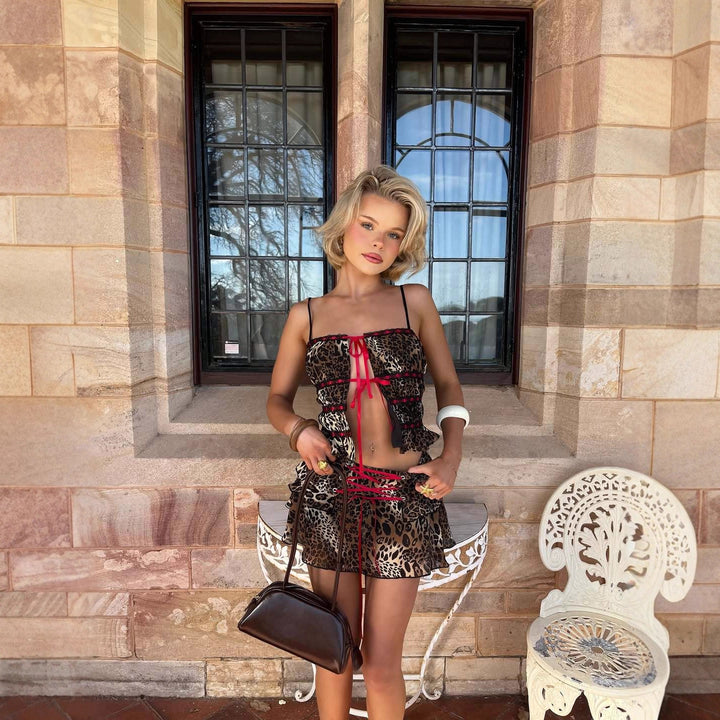 Damen Verspieltes Leo-Minikleid mit Rüschen und Schnürdetails Drune
