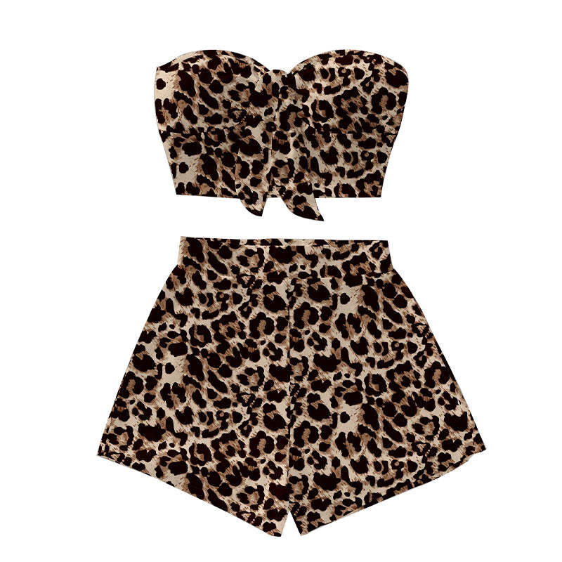 Damen Bandeau-Oberteil mit luftigen Shorty-Shorts im Leopardenmuster Drune