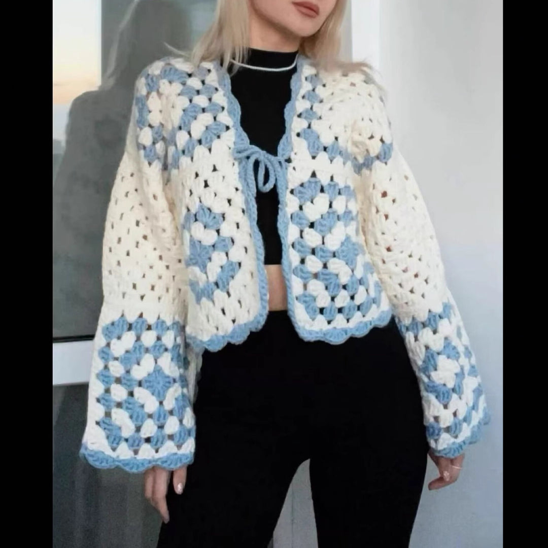 Damen Häkeljacke mit traditionellen Motiven und lässigem Schnitt Drune