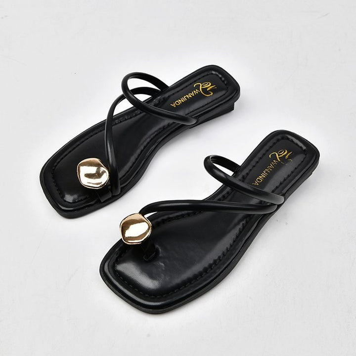 Damen Elegante und modische Riemchensandalen mit einzigartigem Metallakzent Drune
