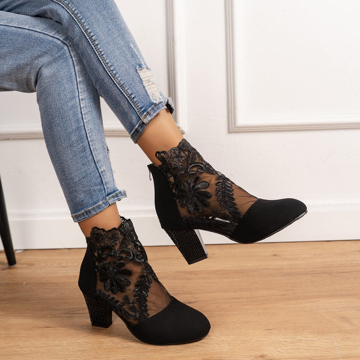 Damen Elegante Stiefeletten mit floralen Spitzen-Detail Drune