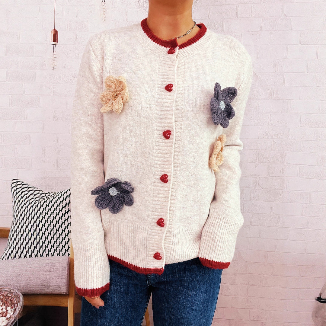 Damen Strickjacke mit floralem Design und dekorativen Herzknöpfen Drune