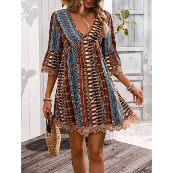 Damen Freizeitkleid mit lässigen Rüschendetails und buntem Muster Drune