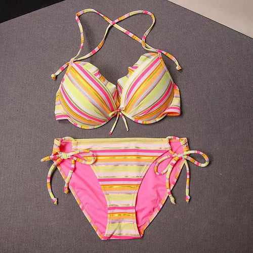 Damen Triangel-Bikini mit verspieltem Rüschendesign und buntem Streifenmuster Drune