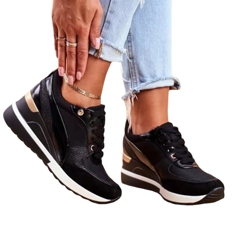 Damen nan Keil-Sneaker mit innenliegender Keilsohle und Materialmix Drune
