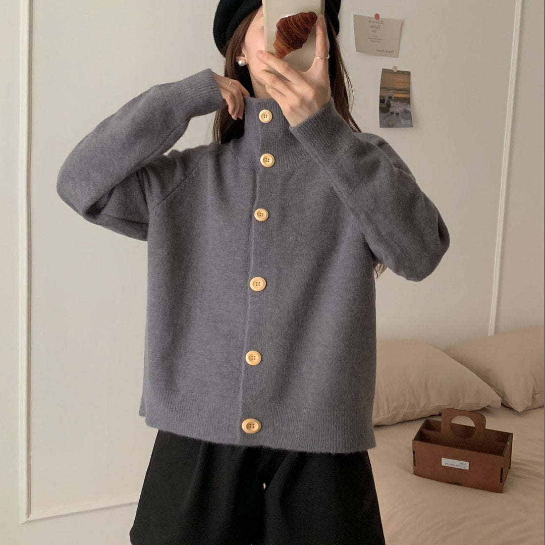 Damen Strickjacke mit hohem Kragen und großen Knöpfen Drune
