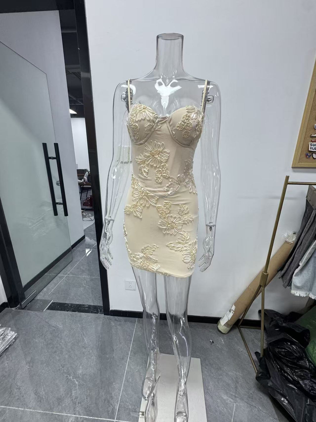 Damen Sexy Kleid mit floralem Spitzenmuster Drune