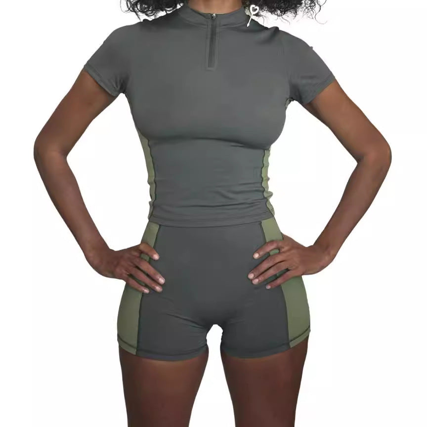 Damen Sportliches Set mit kurzem Oberteil und enganliegenden Shorts Drune