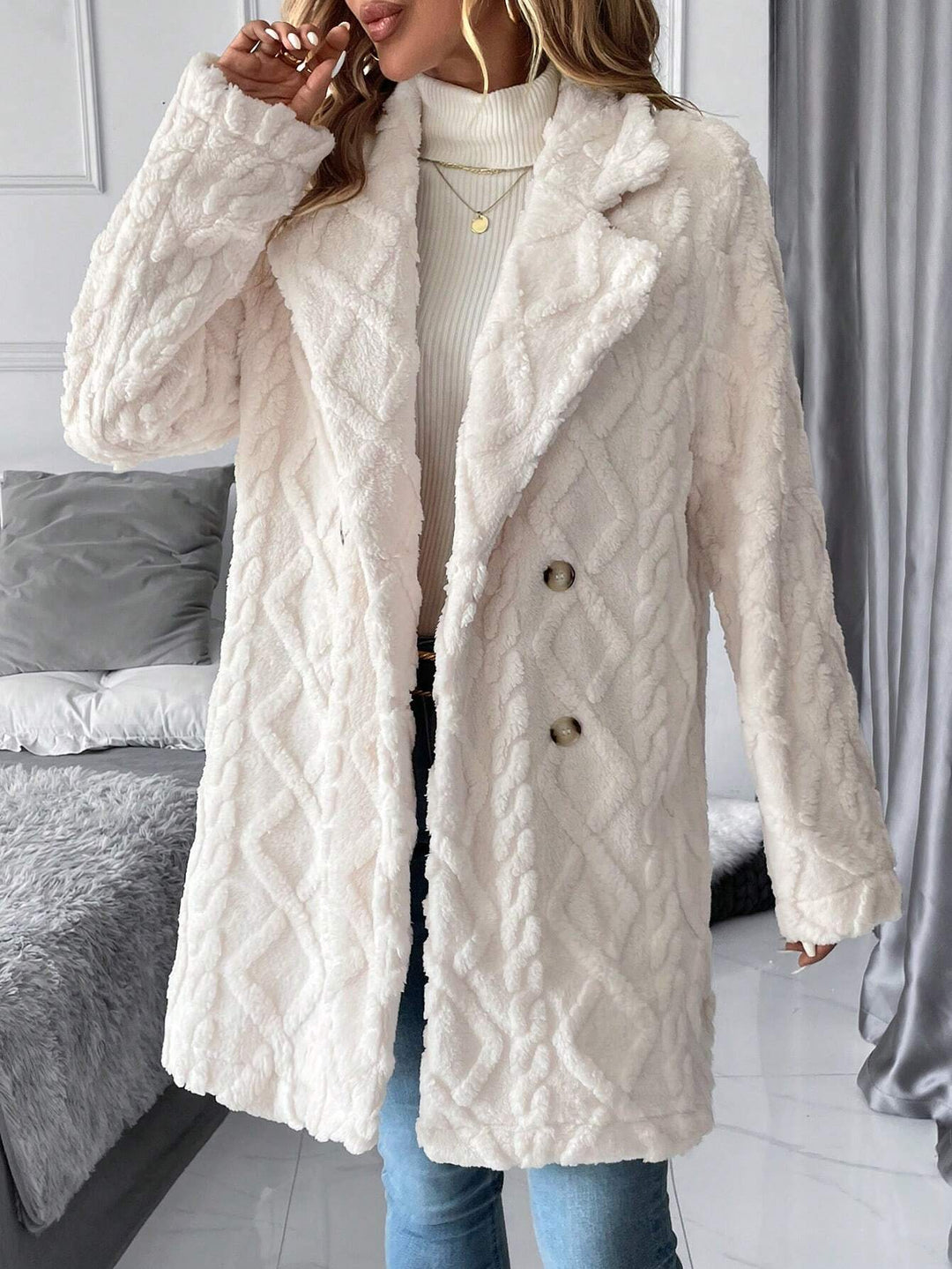 Damen Weiche Plüschjacke mit elegantem Zopfdesign Drune