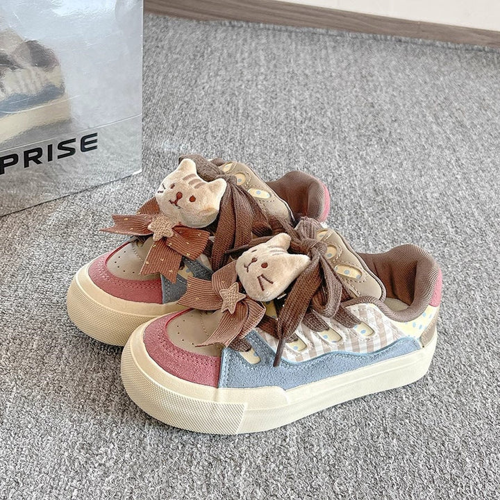 Damen Verspielte Sneakers mit Tiermotiven und dekorativen Schnürsenkeln Drune