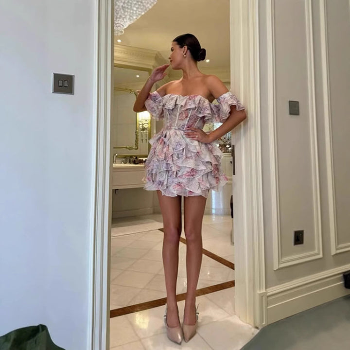 Damen festliches Cocktailkleid mit voluminösem Rock und Kragendetails Drune