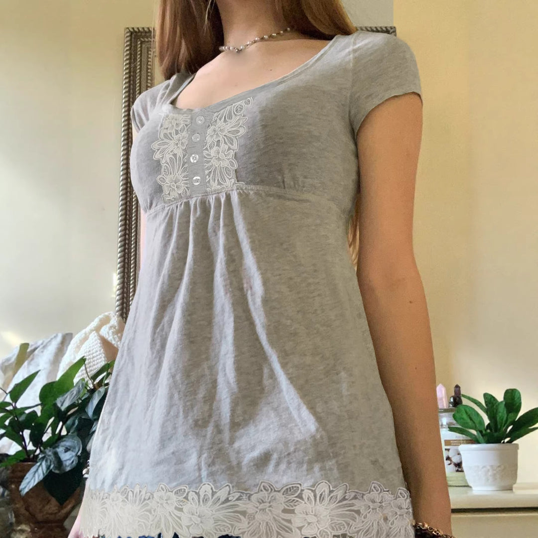 Damen Bequemes Oberteil mit verspieltem V-Ausschnitt und feinen Knopfdetails Drune