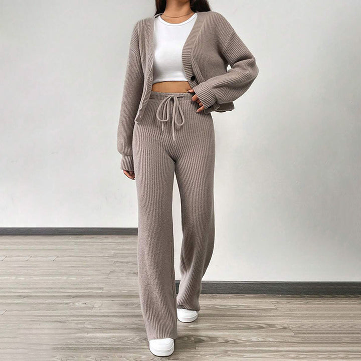 Damen Set aus weichem Strick mit lässiger Hose und Crop-Cardigan Drune