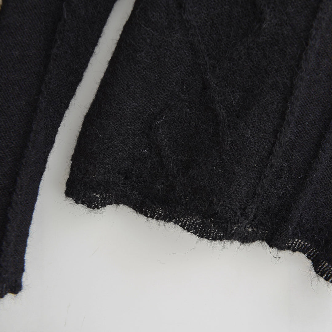 Damen Strickjacke mit Zopfmuster und Knopfverschluss Drune