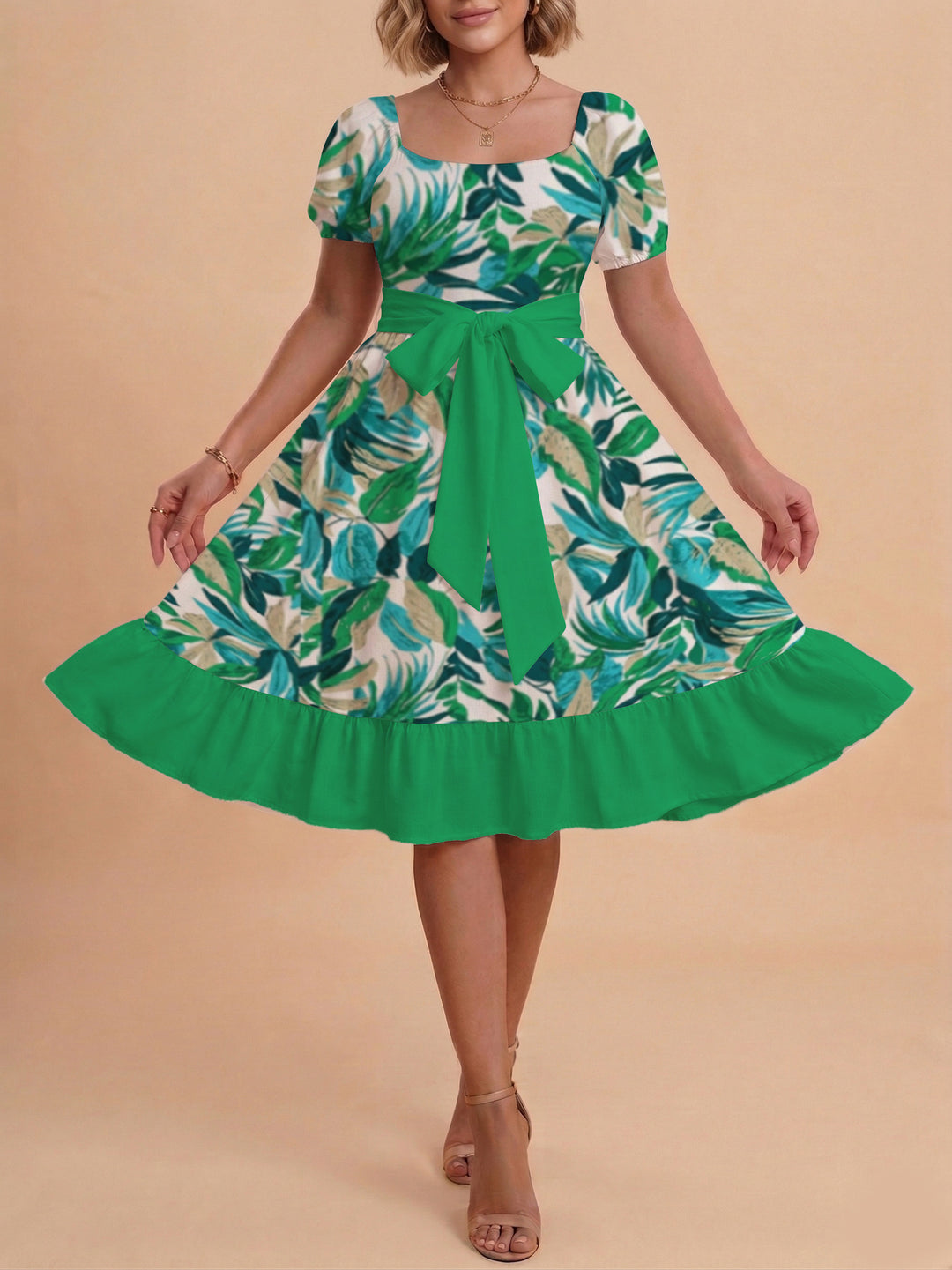 Damen Kleid mit tailliertem Schnitt und verspieltem Blumenmuster Drune