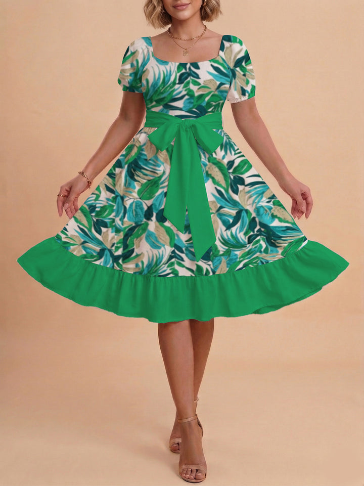 Damen Kleid mit tailliertem Schnitt und verspieltem Blumenmuster Drune