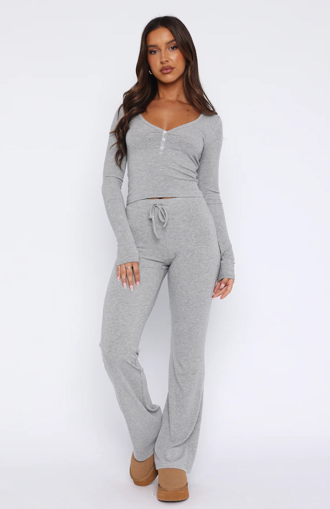 Damen gemütliches Lounge-Set mit langem Oberteil und flared Hose Drune