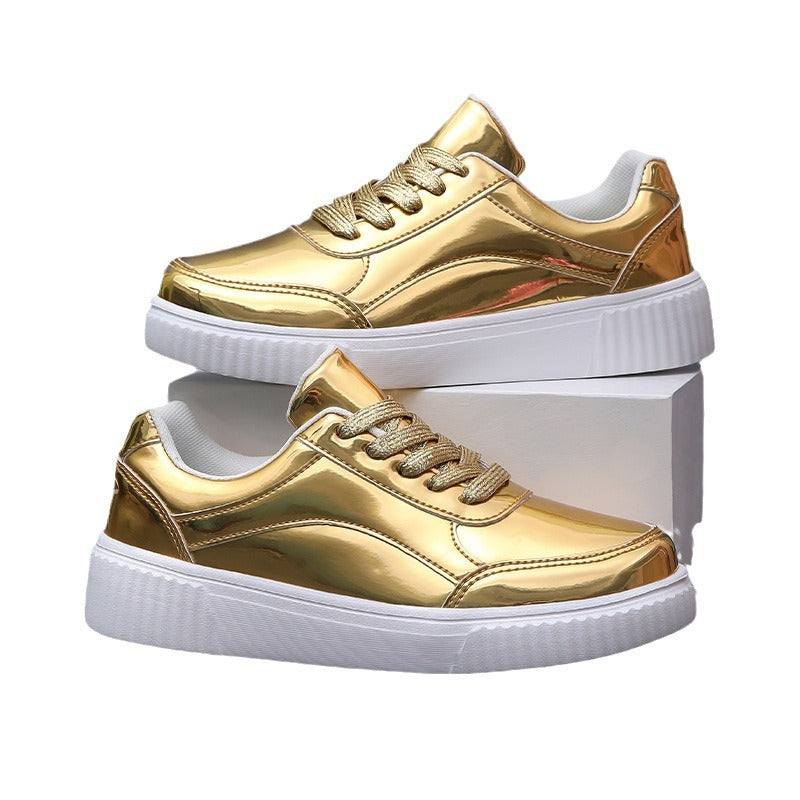 Damen nan niedrig geschnittener Sneaker mit spiegelnder Lackoberfläche, gepolstertem Schaft und erhöhter Laufsohle mit Rillenprofil Drune