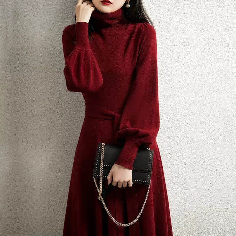 Damen Strickkleid mit hohem Kragen und taillierbarem Gürtel Drune