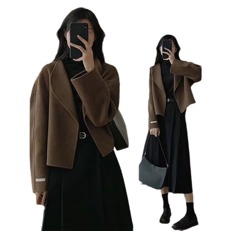 Damen Modische Kurzjacke mit schickem Schnitt und detailreichen Nähten Drune