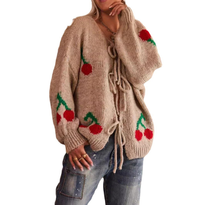 Damen Strickjacke mit verspieltem Kirschmotiv und einzigartiger Bindefront Drune