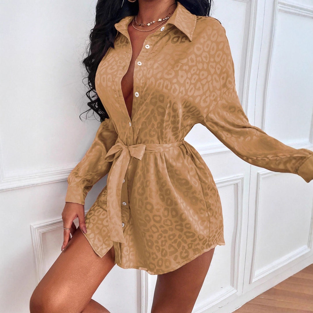 Damen Hemdblusenkleid mit taillierbarem Bindegurt und elegantem Muster Drune