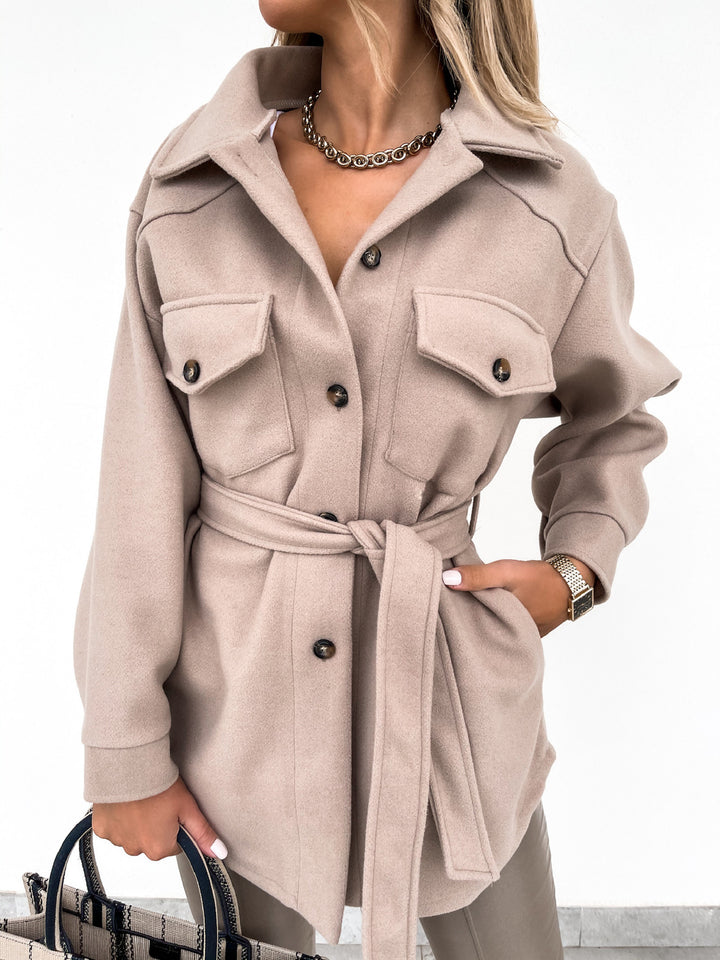 Damen Modische Overshirt-Jacke mit aufgesetzten Taschen und Knopfverschluss Drune