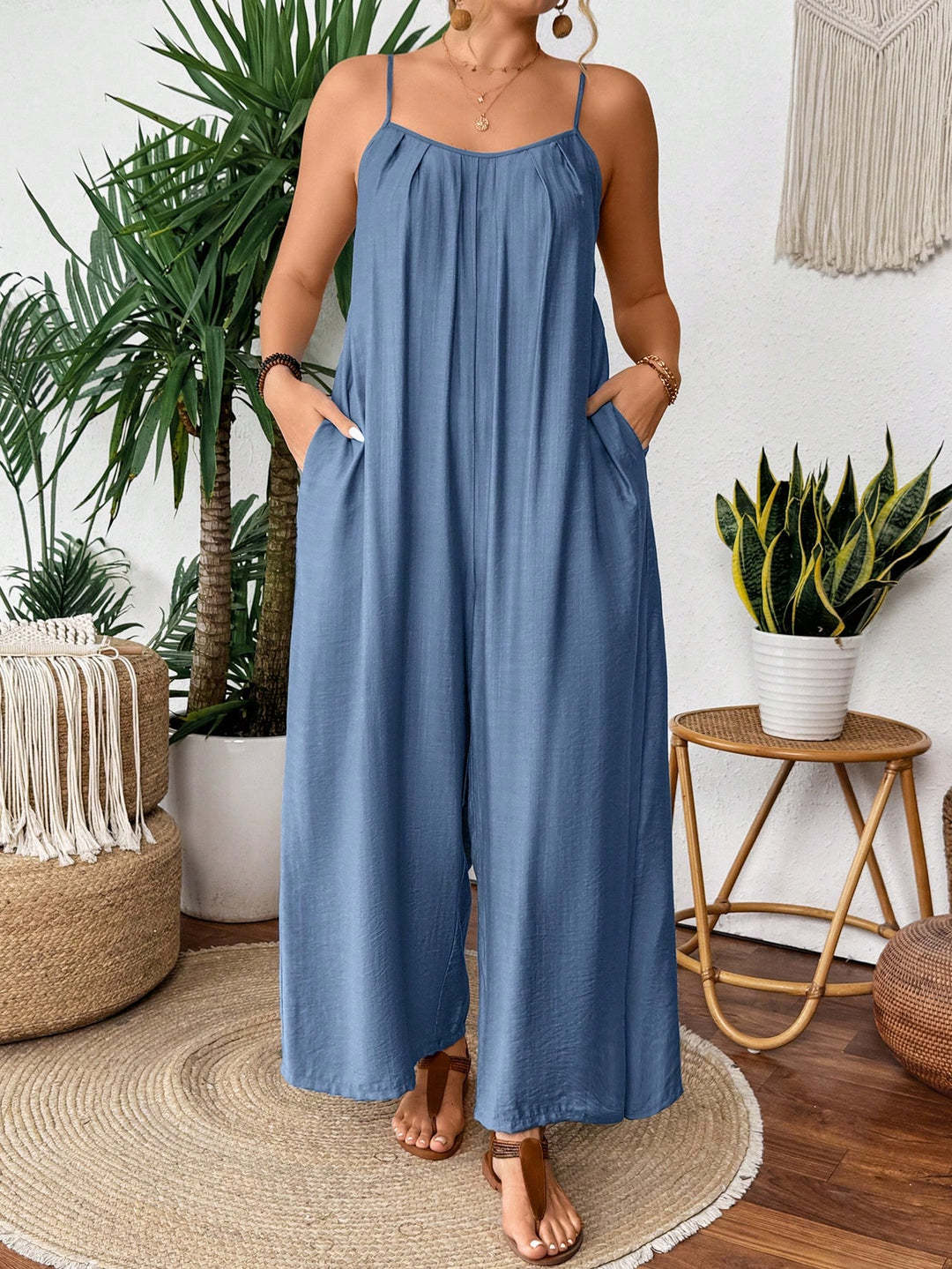 Damen luftiger Jumpsuit mit schmalen Spaghettiträgern und seitlichen Taschen Drune