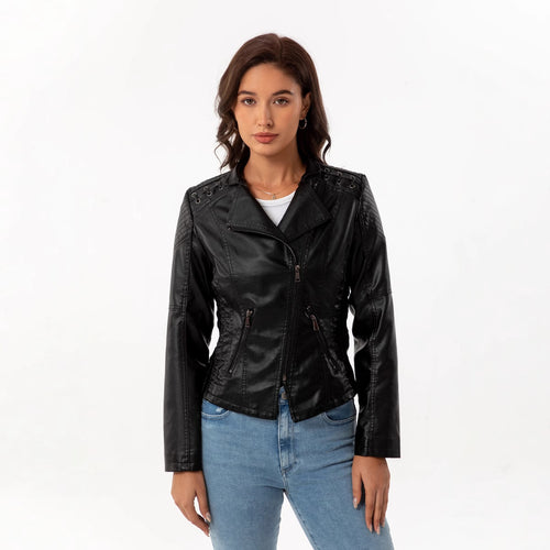 Damen nan taillierte Kunstleder-Bikerjacke mit gesteppter Schulterpartie, asymmetrischem Reißverschluss und Zierösen Drune
