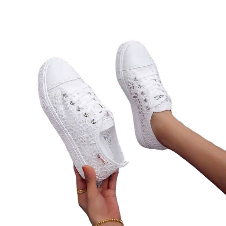 Damen Sneakers mit filigranem Spitzenmuster und rutschfester Sohle Drune