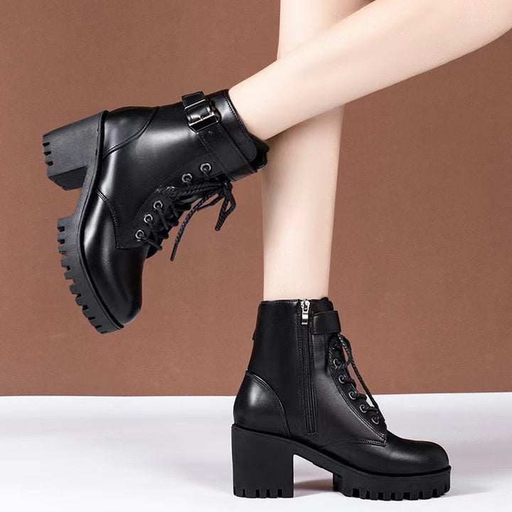 Damen nan Plateau-Schnürstiefelette aus Kunstleder mit profilierter Gummisohle und verstellbarem Schnallenriemen Drune