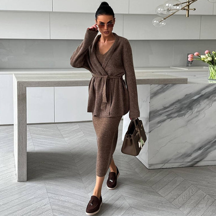 Damen elegantes Strick-Ensemble mit Wickeljacke und Bleistiftrock Drune