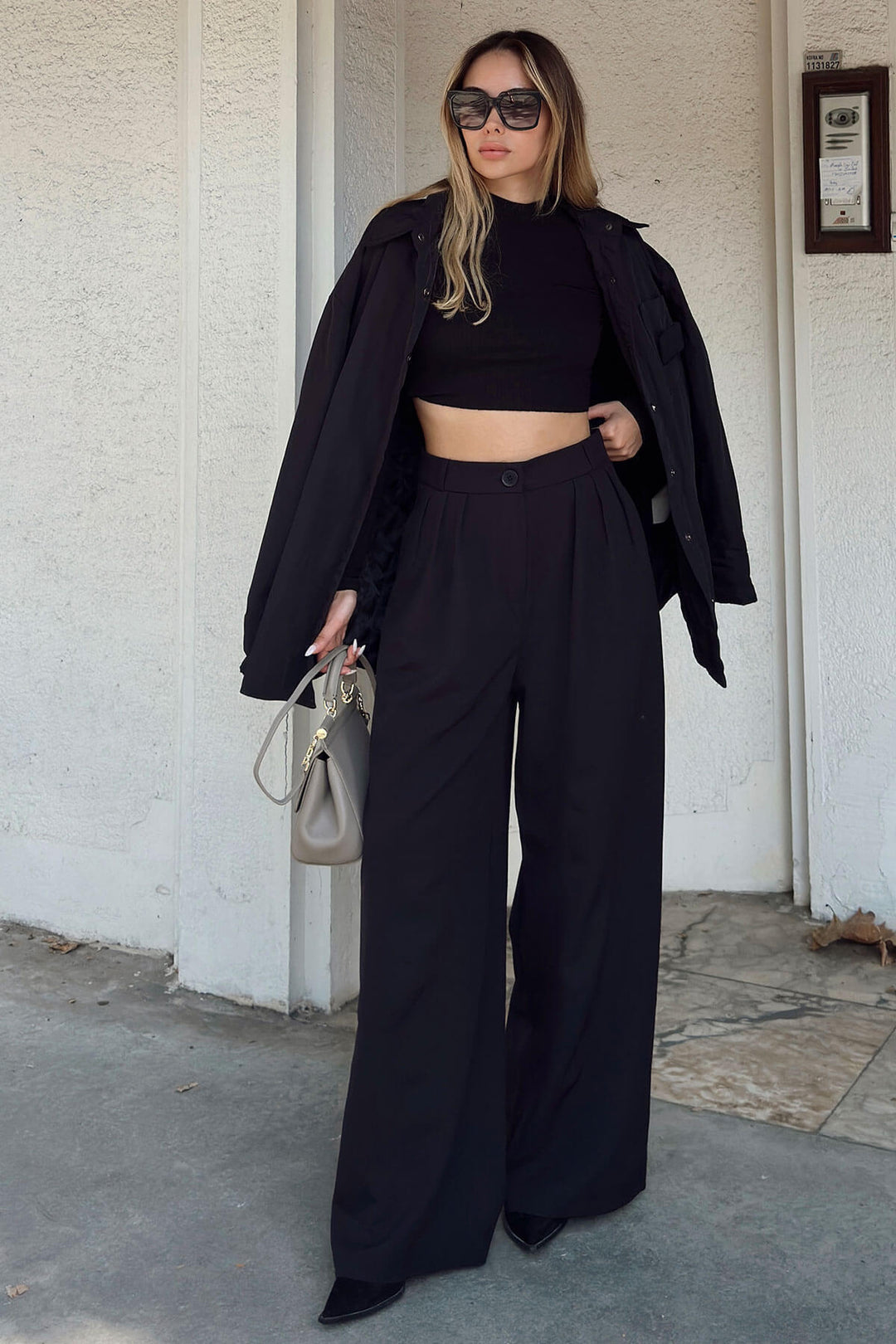Damen elegantes und modisches Set aus weiten Hosen und cropped Hemd Drune
