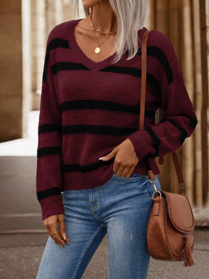 Damen V-Ausschnitt Pullover mit breiten Streifen und kuscheligem Material Drune
