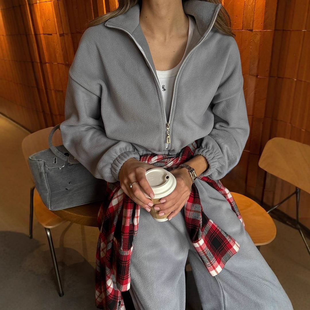 Damen Fleece-Loungewear-Set mit hohem Kragen und praktischen Taschen Drune